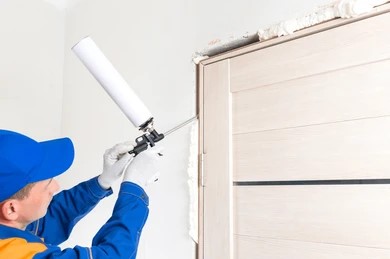 profesionálna pištoľ na montážnu penu